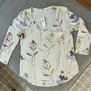 Anthropologie t.la Floral 3/4 sleeve T-shirt (size xs) NWT
